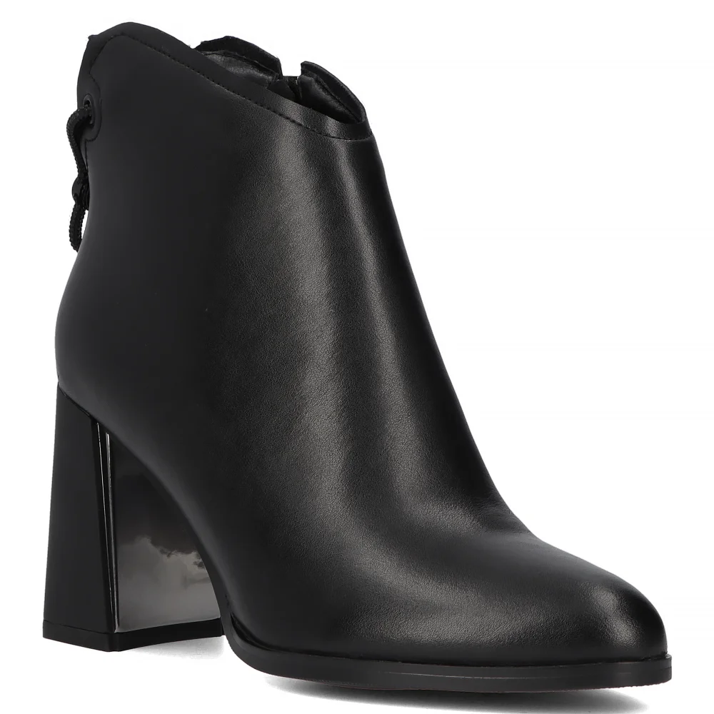 Leather ankle boots Filippo DBT6328/24 BK black