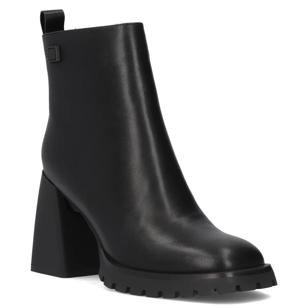 Leather ankle boots Filippo DBT6411/24 BK black