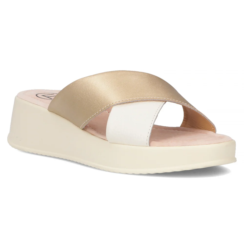 Leather flip-flops Filippo DK6066/24 BE beige